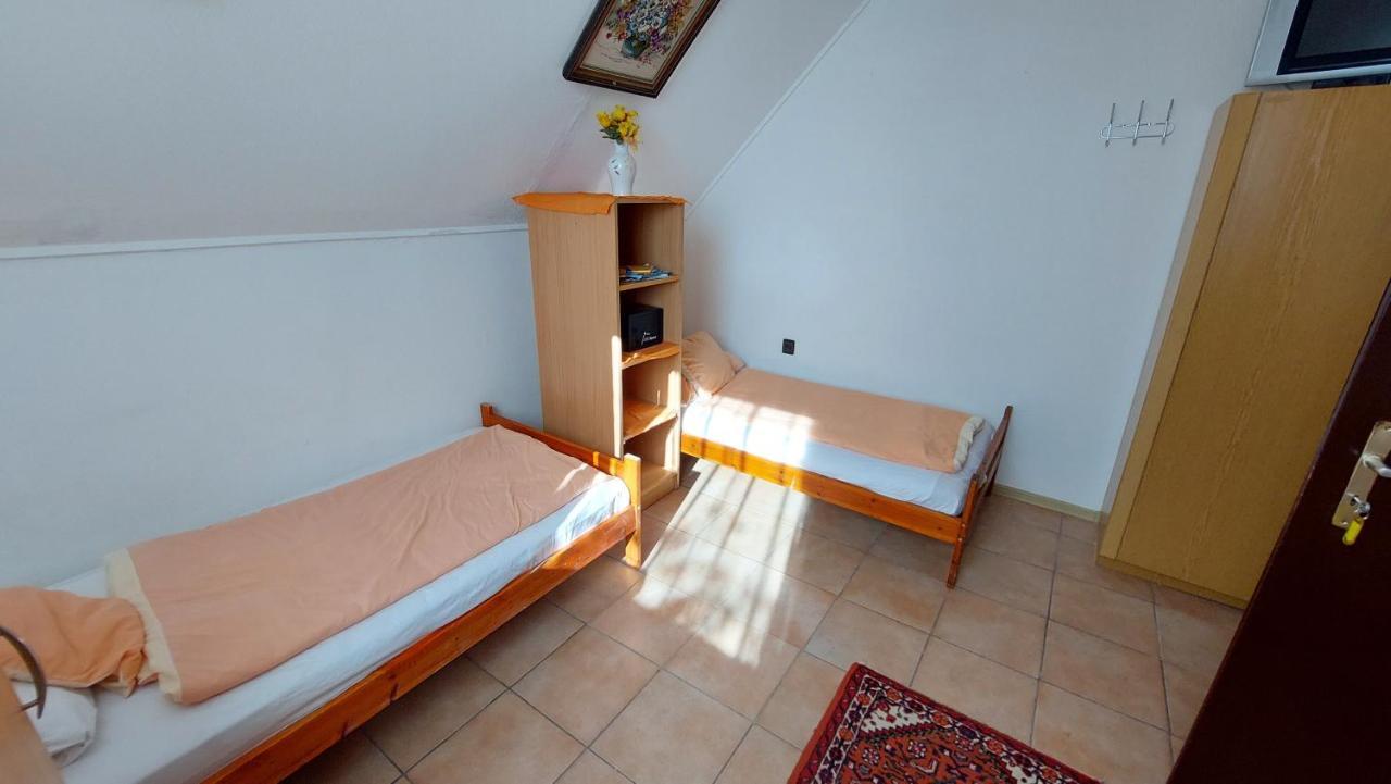 Pihenes A Malomtonal Privat Berlemeny Pensionat Tapolca Exteriör bild